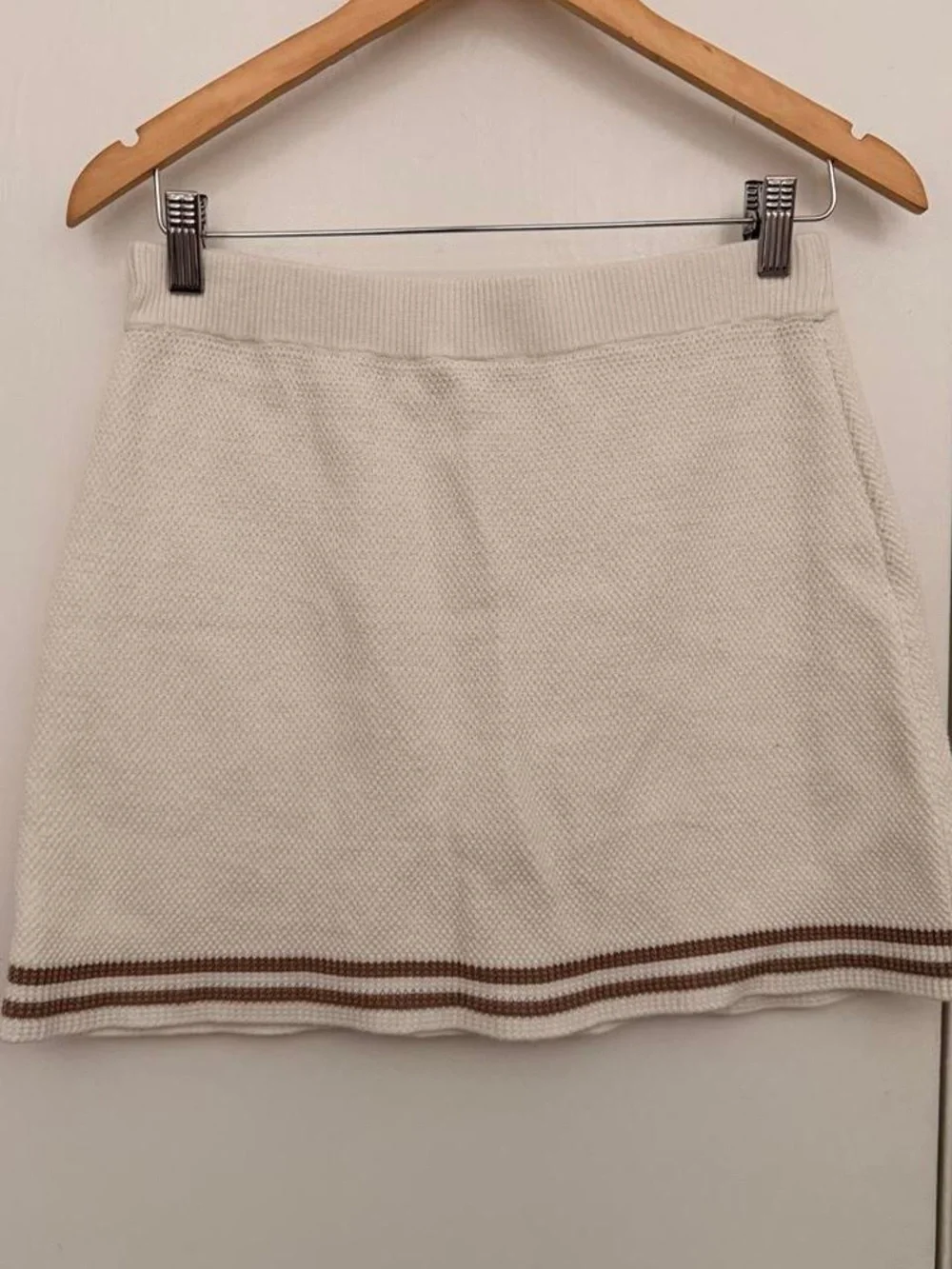 Alo Women's Cream Knit Skirt with Brown Stripe